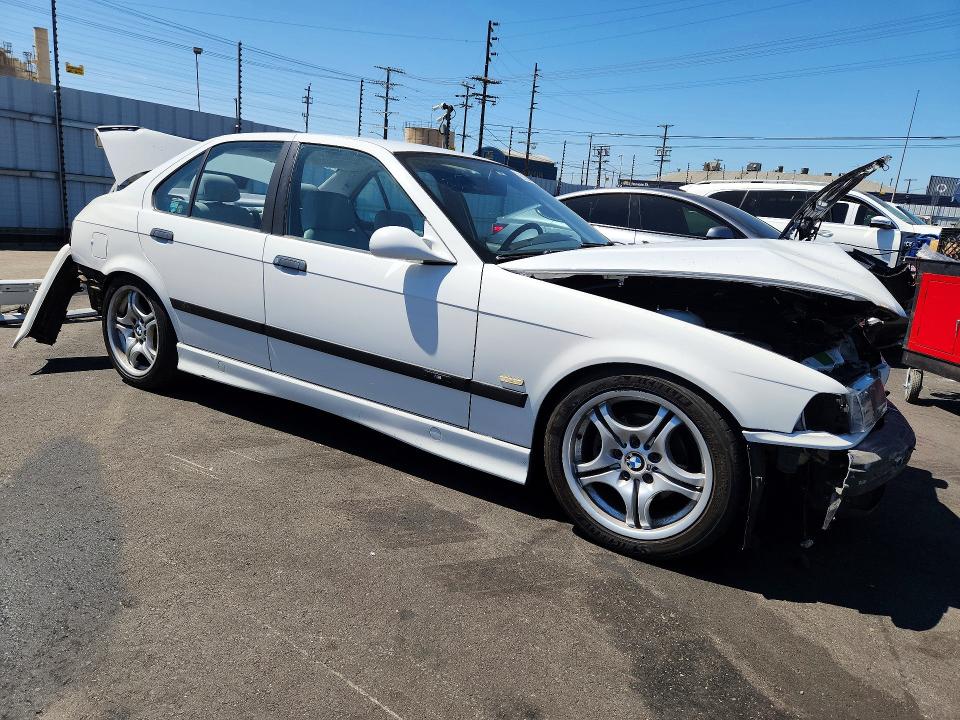 Photo 4 from auction – 1998 BMW 328 with VIN WBACD4324WAV61243