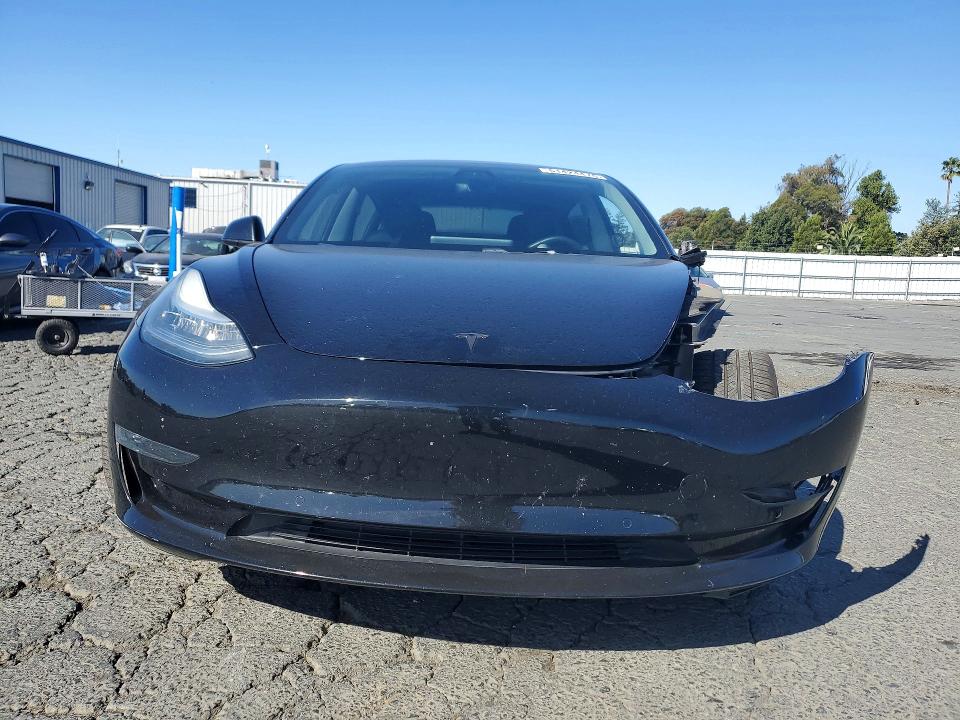 Photo 5 from auction – 2019 TESLA MODEL 3 with VIN 5YJ3E1EA1KF421123