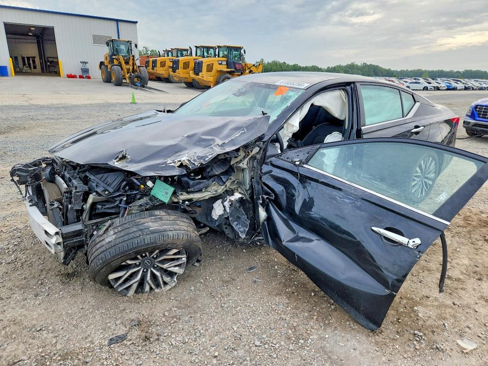 NISSAN ALTIMA 2024 with VIN 1N4BL4DV9RN305516 - Photo from auction