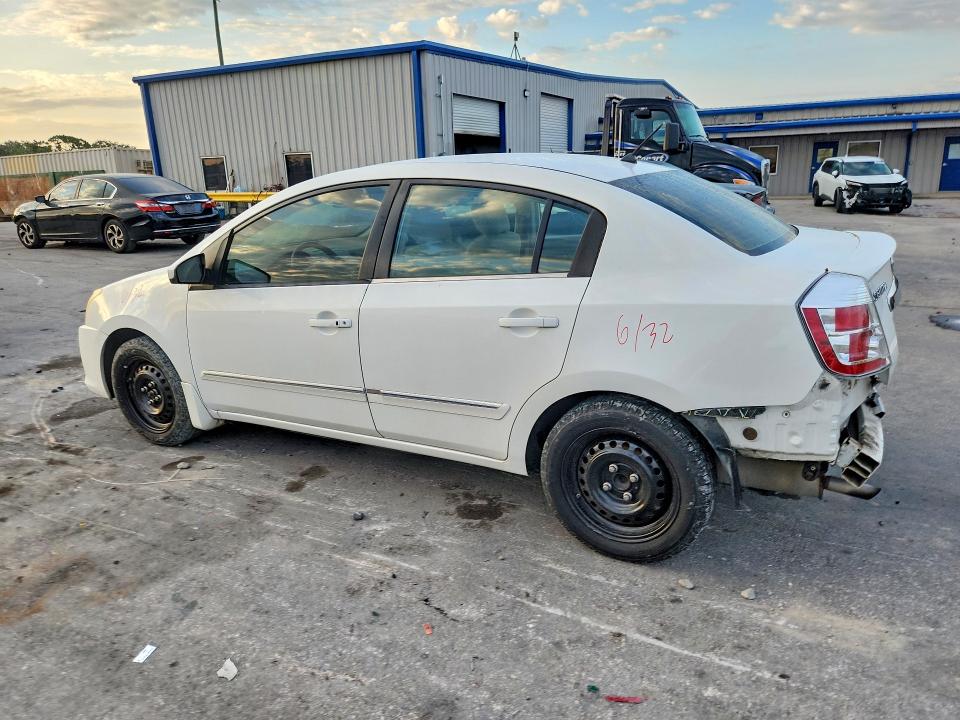 Photo 2 from auction – 2010 NISSAN SENTRA with VIN 3N1AB6AP4AL621407