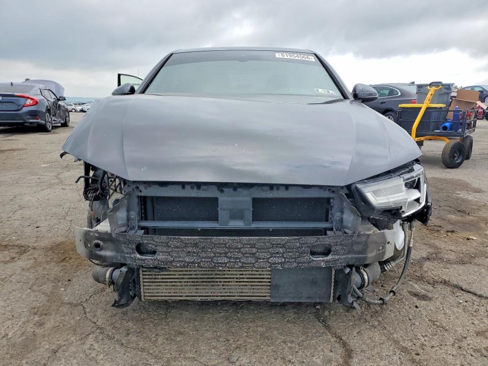Photo 5 from auction – 2017 AUDI A4 with VIN WAUENAF41HN011236