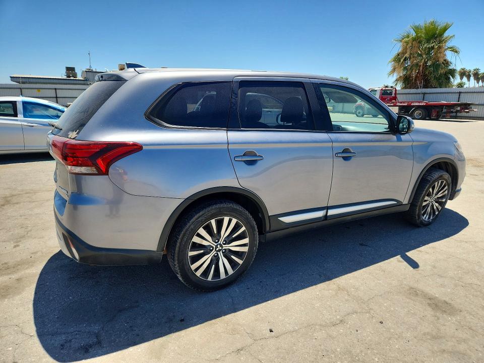 Photo 3 from auction – 2019 MITSUBISHI OUTLANDER with VIN JA4AZ3A35KZ046212