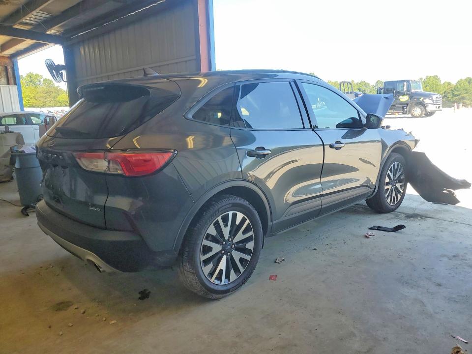 Photo 3 from auction – 2020 FORD ESCAPE with VIN 1FMCU9BZ6LUC13822