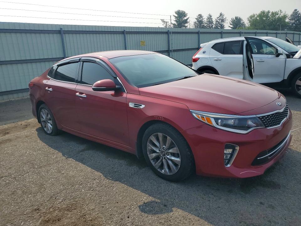 Photo 4 from auction – 2018 KIA OPTIMA with VIN 5XXGT4L33JG216878