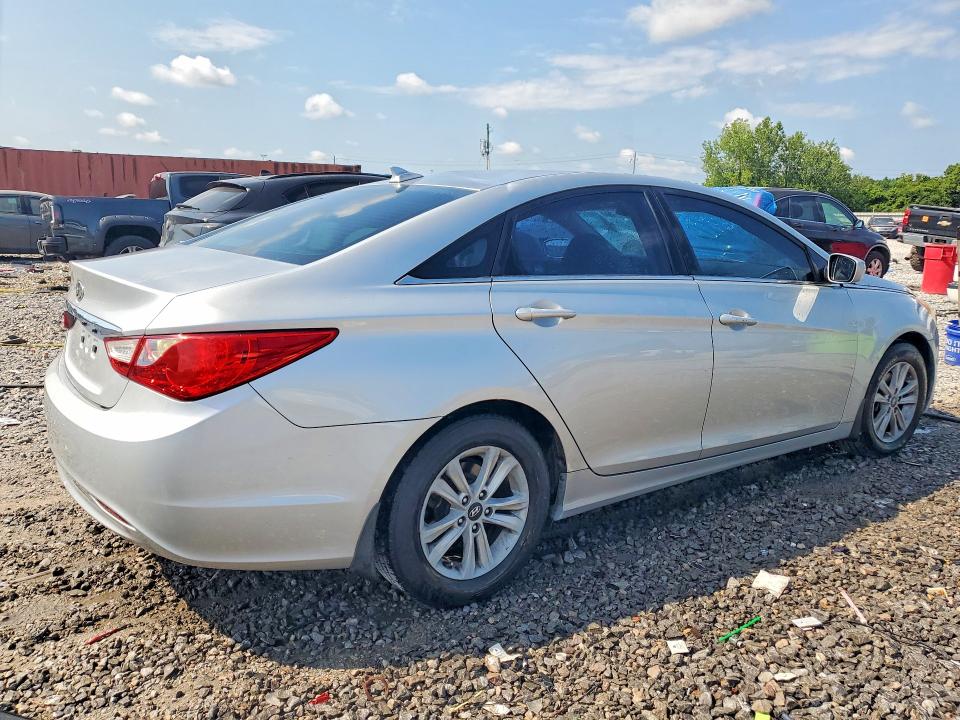 Photo 3 from auction – 2013 HYUNDAI SONATA with VIN 5NPEB4AC2DH797683