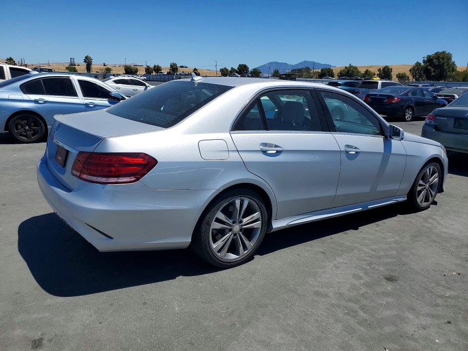 Photo 3 from auction – 2016 MERCEDES-BENZ E with VIN WDDHF5KB5GB324837