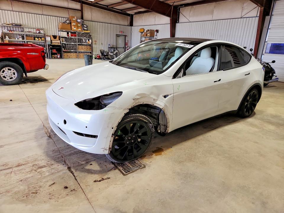 TESLA MODEL Y 2021 with VIN 5YJYGAEE2MF136615 - Photo from auction