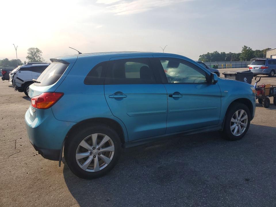 Photo 3 from auction – 2014 MITSUBISHI OUTLANDER with VIN 4A4AP3AU1EE018044