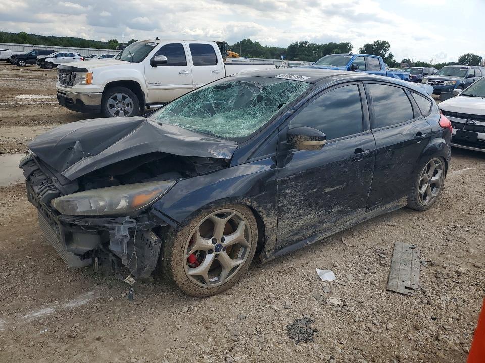 FORD FOCUS 2015 with VIN 1FADP3L97FL374661 - Photo from auction