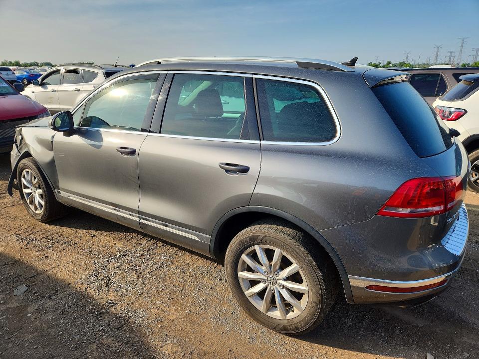 Photo 2 from auction – 2016 VOLKSWAGEN TOUAREG with VIN WVGEF9BP5GD003641