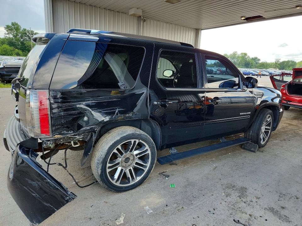 Photo 3 from auction – 2014 CADILLAC ESCALADE with VIN 1GYS4CEF2ER155433