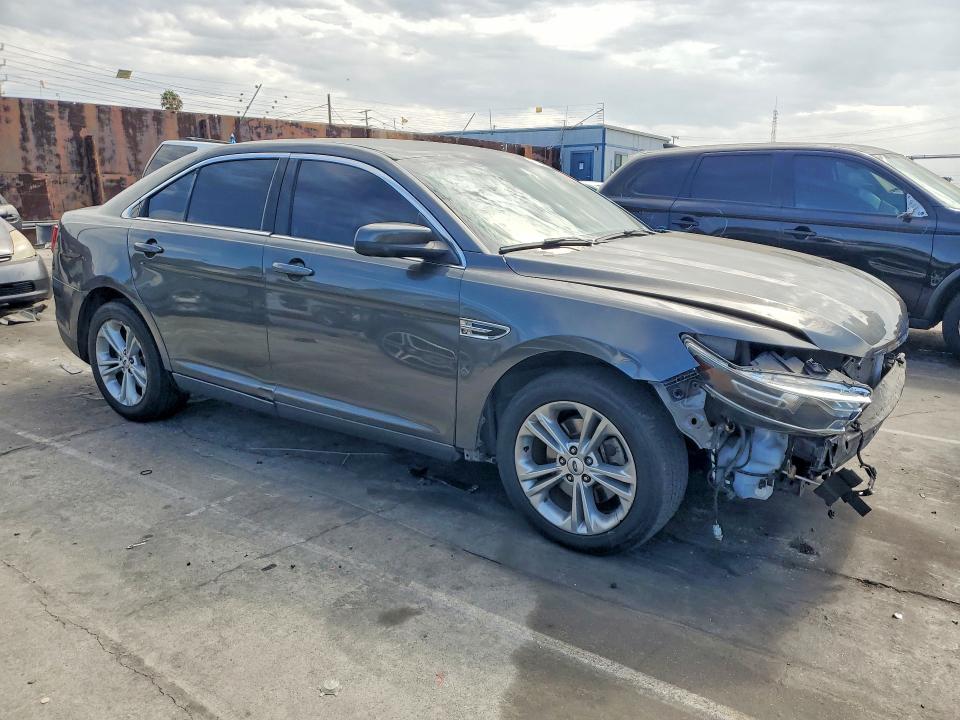 Photo 4 from auction – 2017 FORD TAURUS with VIN 1FAHP2E86HG132570