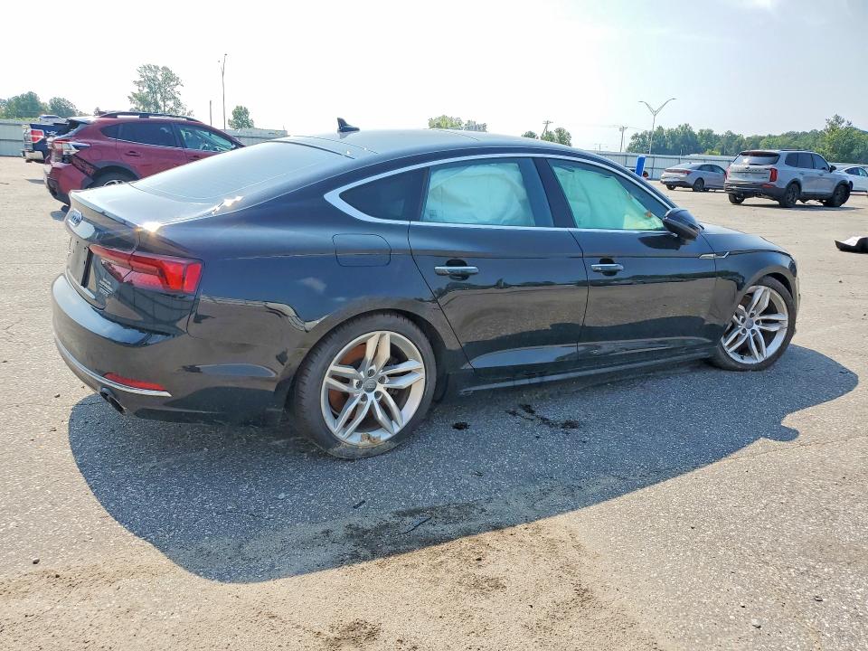 Photo 3 from auction – 2019 AUDI A5 with VIN WAUANCF58KA028553