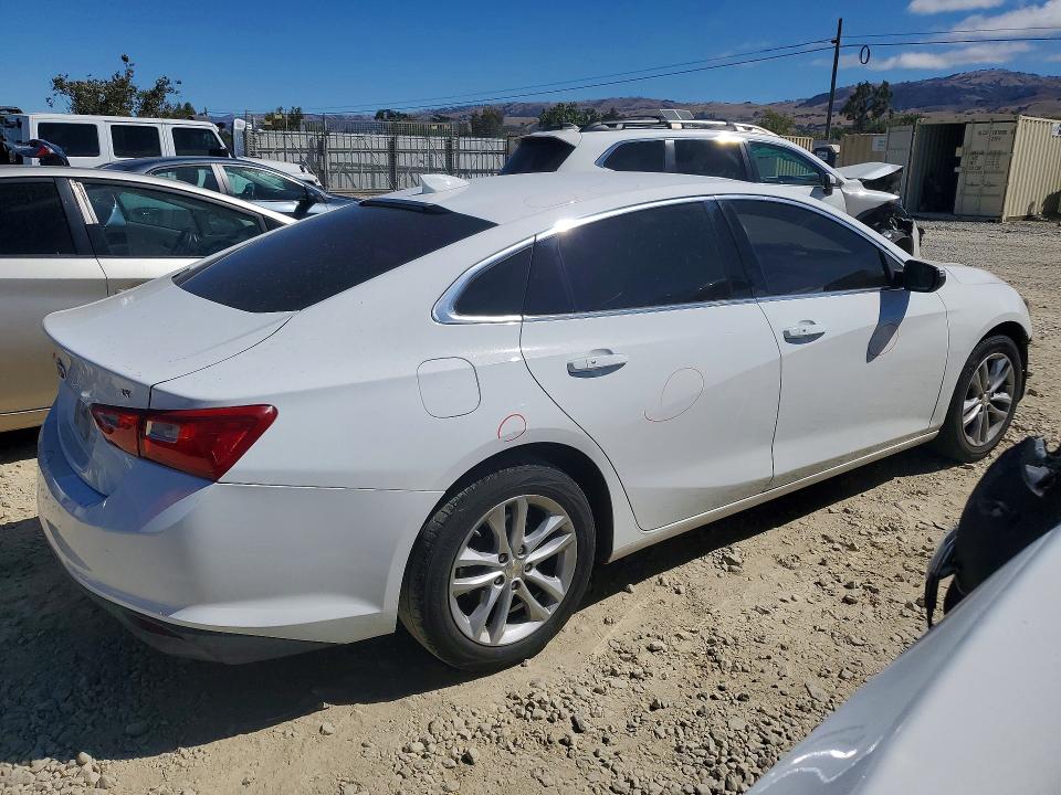 Photo 3 from auction – 2018 CHEVROLET MALIBU with VIN 1G1ZD5ST7JF199054