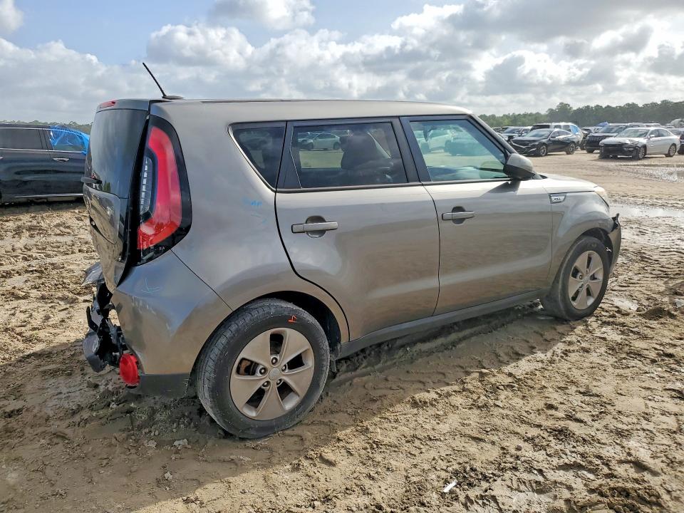 Foto 3 de la subasta – 2016 KIA SOUL con VIN KNDJN2A23G7288423