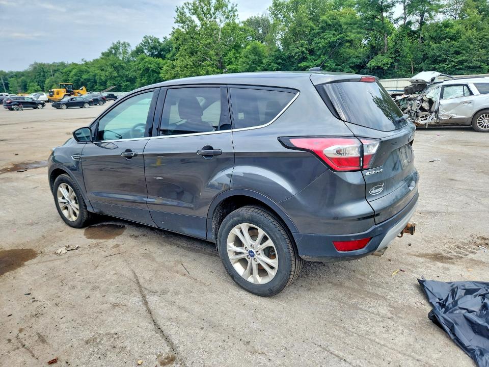 Photo 2 from auction – 2017 FORD ESCAPE with VIN 1FMCU9G91HUD37271
