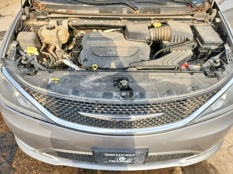 Photo 12 from auction – 2017 CHRYSLER PACIFICA with VIN 2C4RC1BG3HR747494