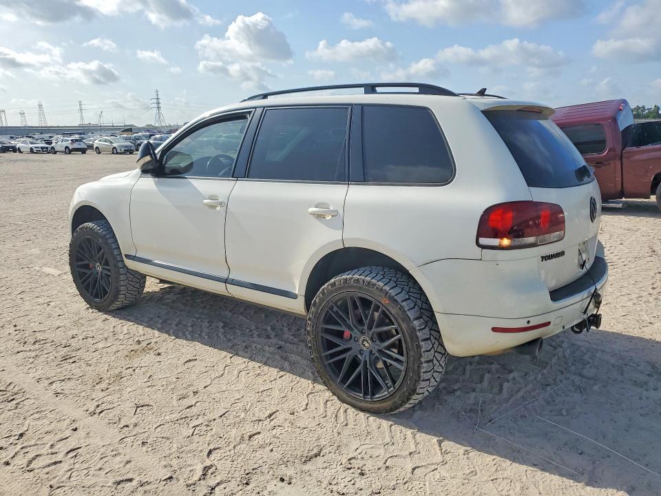 Photo 2 from auction – 2010 VOLKSWAGEN TOUAREG with VIN WVGFK7A93AD000946