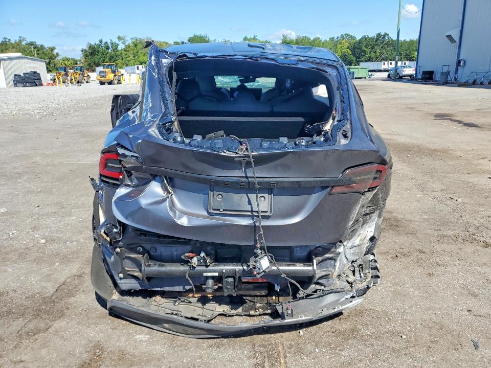 Photo 6 from auction – 2022 TESLA MODEL X with VIN 7SAXCDE58NF363837