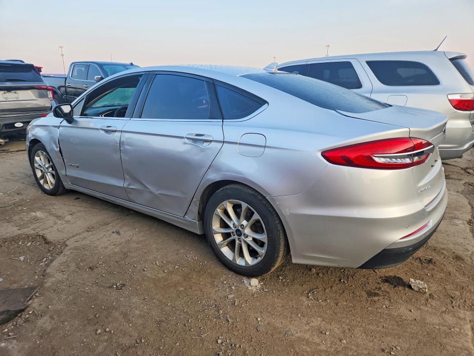 Photo 2 from auction – 2019 FORD FUSION with VIN 3FA6P0LU5KR129560