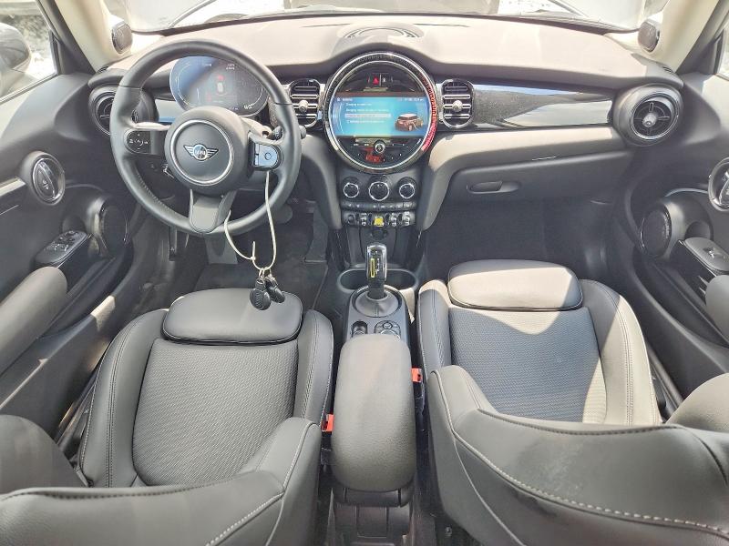 Photo 8 from auction – 2024 MINI COOPER with VIN WMW13DJ0XR2V19217