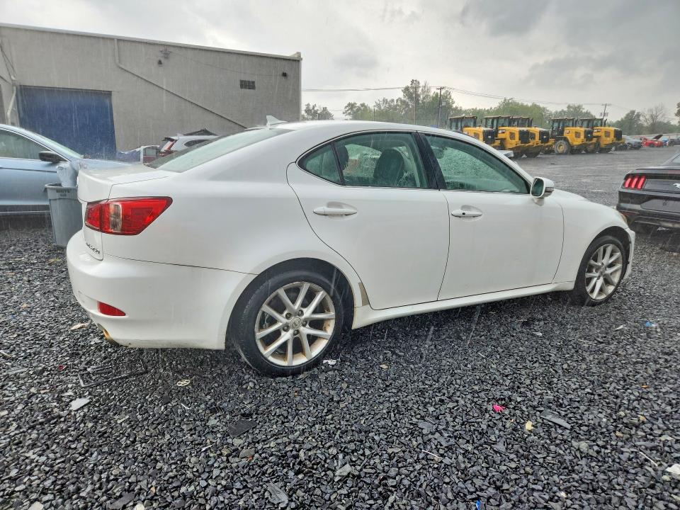 Photo 3 from auction – 2011 LEXUS IS with VIN JTHCF5C25B5046997