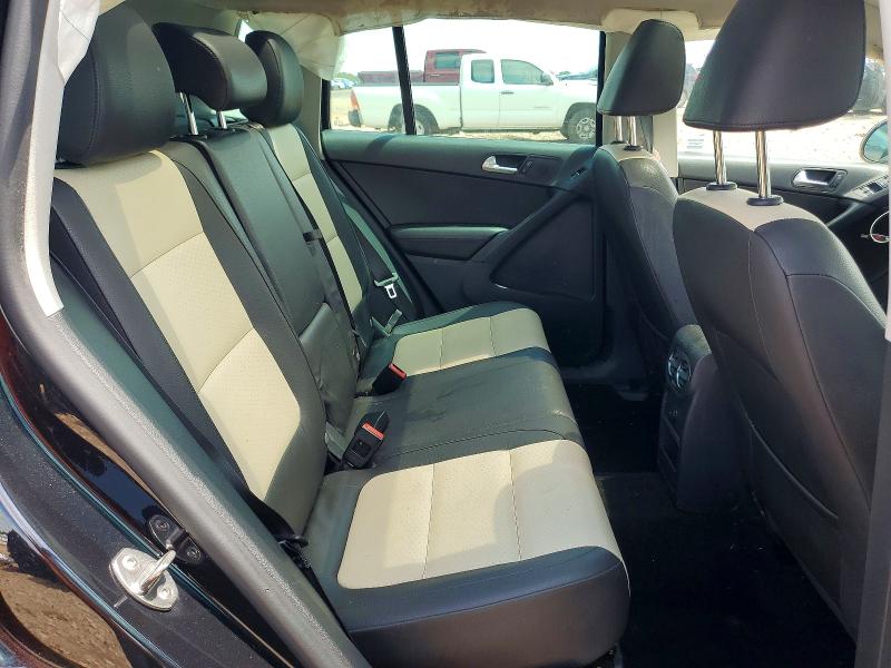 Photo 11 from auction – 2016 VOLKSWAGEN TIGUAN with VIN WVGAV7AX2GW553391