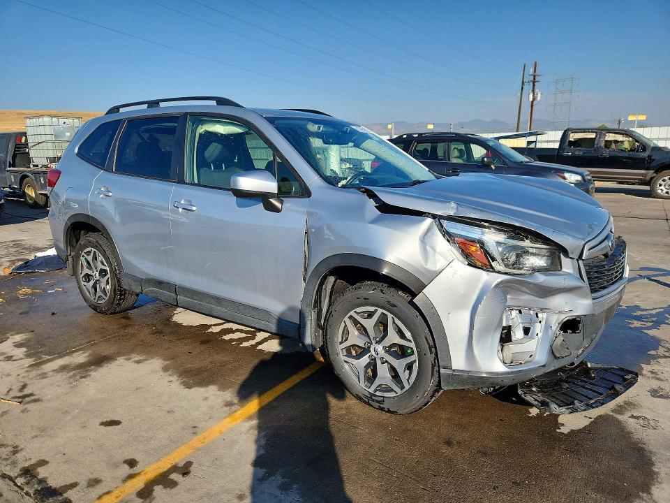 Photo 4 from auction – 2021 SUBARU FORESTER with VIN JF2SKAJC2MH592415