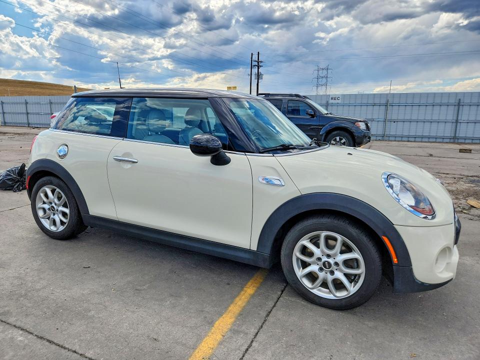 Photo 4 from auction – 2016 MINI COOPER with VIN WMWXP7C50G2C60925