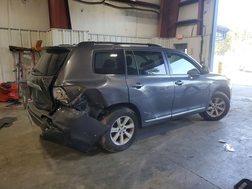 Photo 3 from auction – 2012 TOYOTA HIGHLANDER with VIN 5TDBK3EH8CS175214