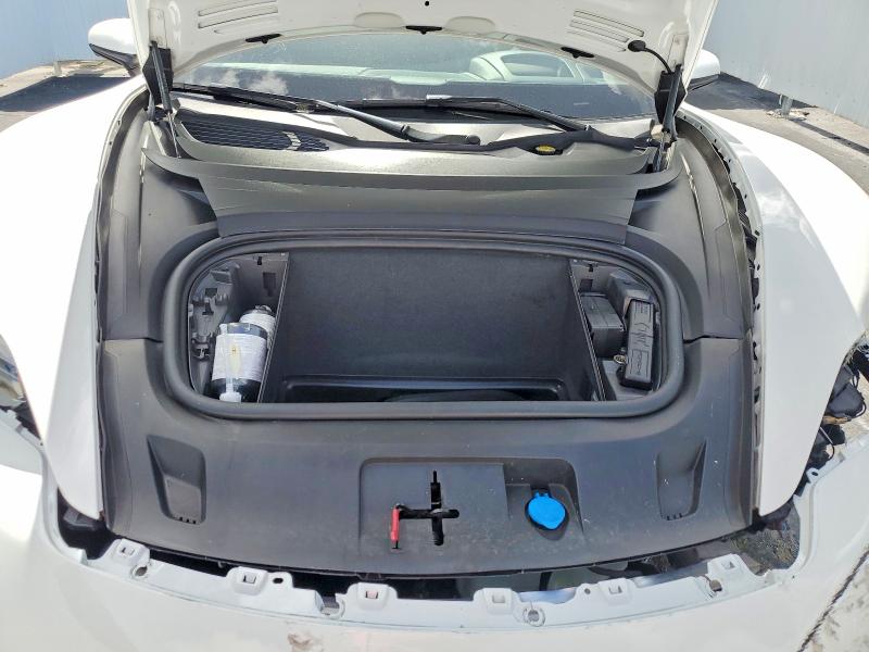 Photo 11 from auction – 2022 PORSCHE TAYCAN with VIN WP0AA2Y15NSA15165