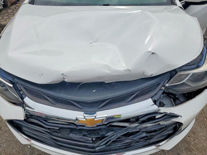 Photo 11 from auction – 2019 CHEVROLET CRUZE with VIN 1G1BE5SM2K7138178