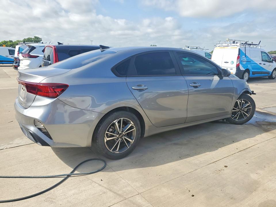 Photo 3 from auction – 2022 KIA FORTE with VIN 3KPF24AD8NE424263