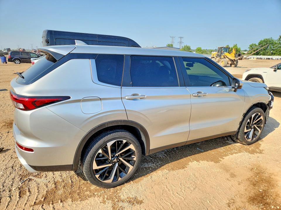 Photo 3 from auction – 2024 MITSUBISHI OUTLANDER with VIN JA4J4VA82RZ056325