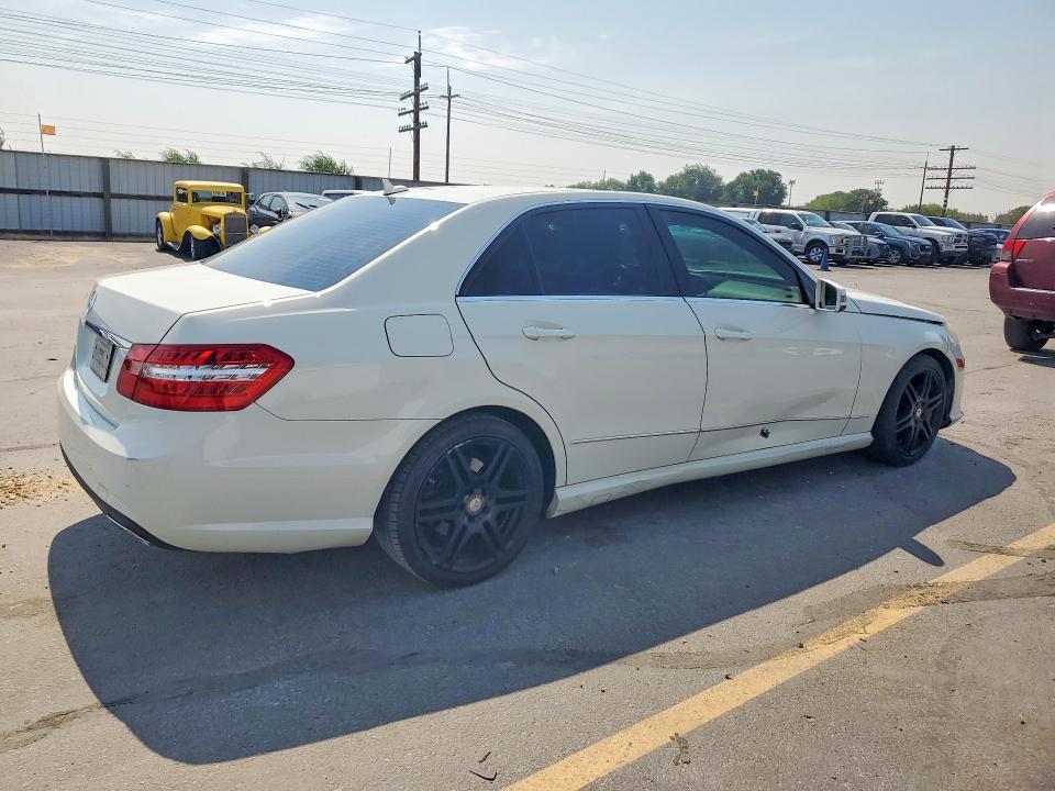 Photo 3 from auction – 2010 MERCEDES-BENZ E with VIN WDDHF5GB3AA076139