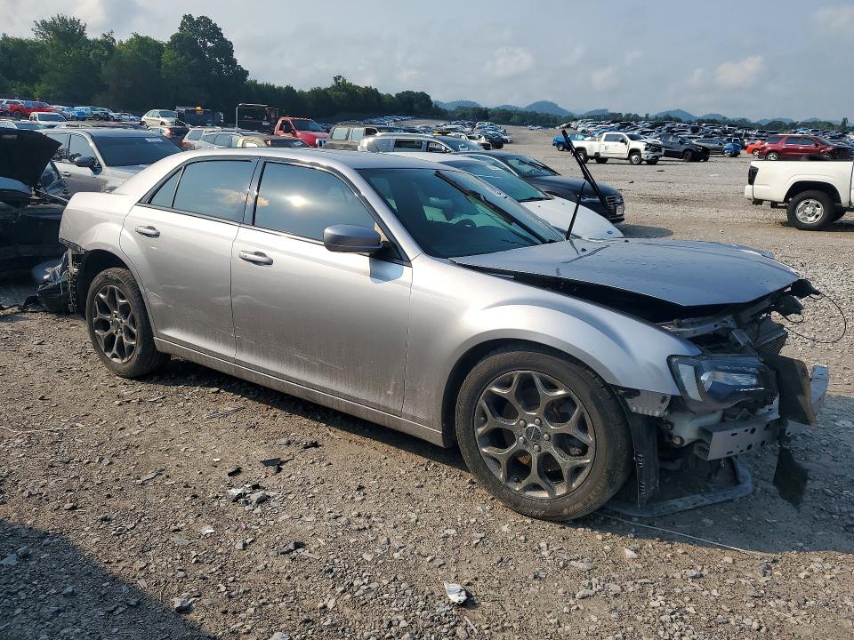 Photo 4 from auction – 2016 CHRYSLER 300 with VIN 2C3CCAGG8GH167911