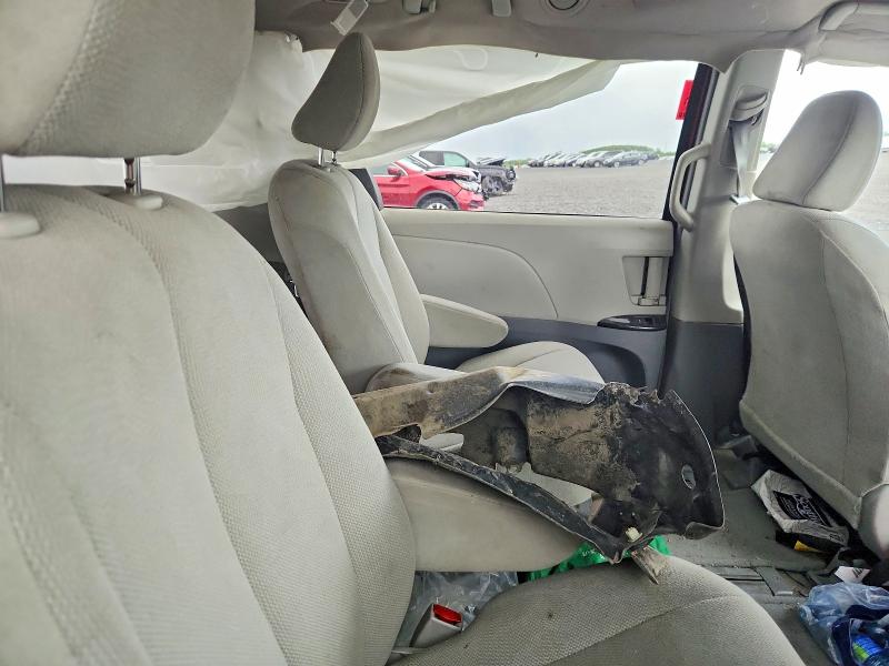 Photo 11 from auction – 2013 TOYOTA SIENNA with VIN 5TDZK3DC7DS329577