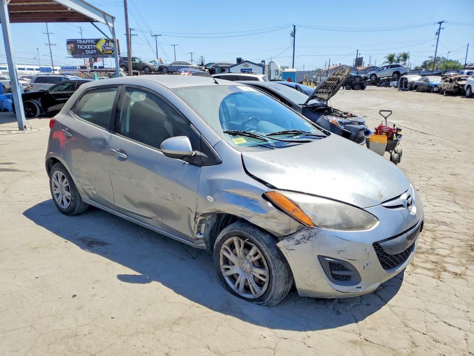 Photo 4 from auction – 2013 MAZDA MAZDA2 with VIN JM1DE1KY2D0166375