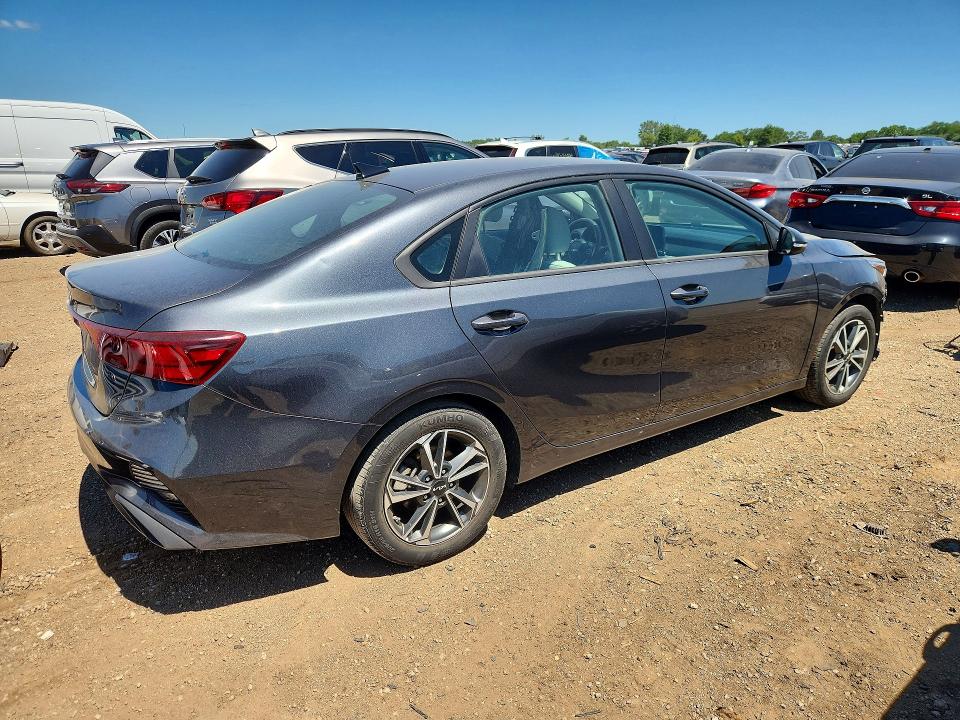 Photo 3 from auction – 2023 KIA FORTE with VIN 3KPF24AD3PE555300