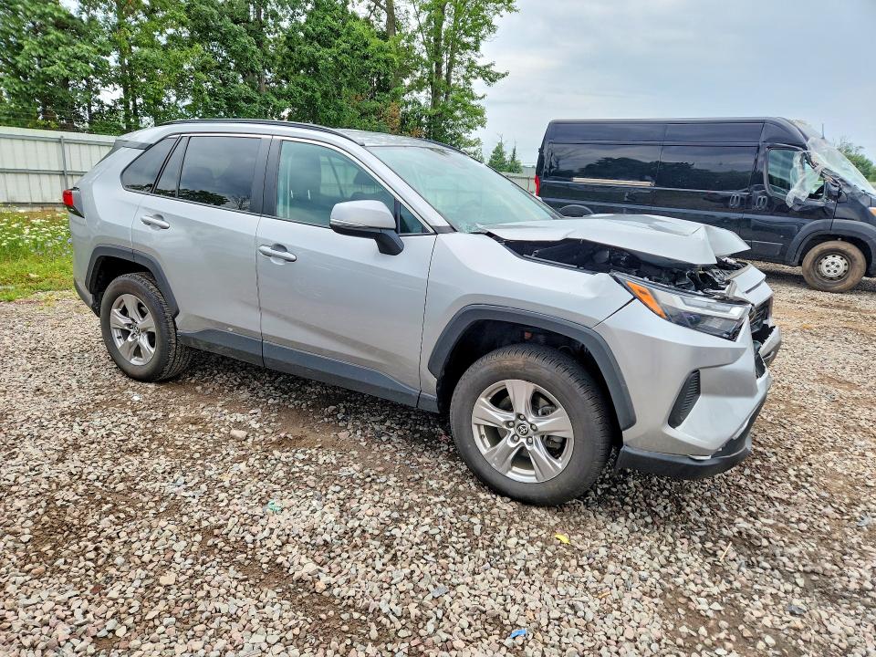 Photo 4 from auction – 2023 TOYOTA RAV4 with VIN 2T3P1RFV7PW343400
