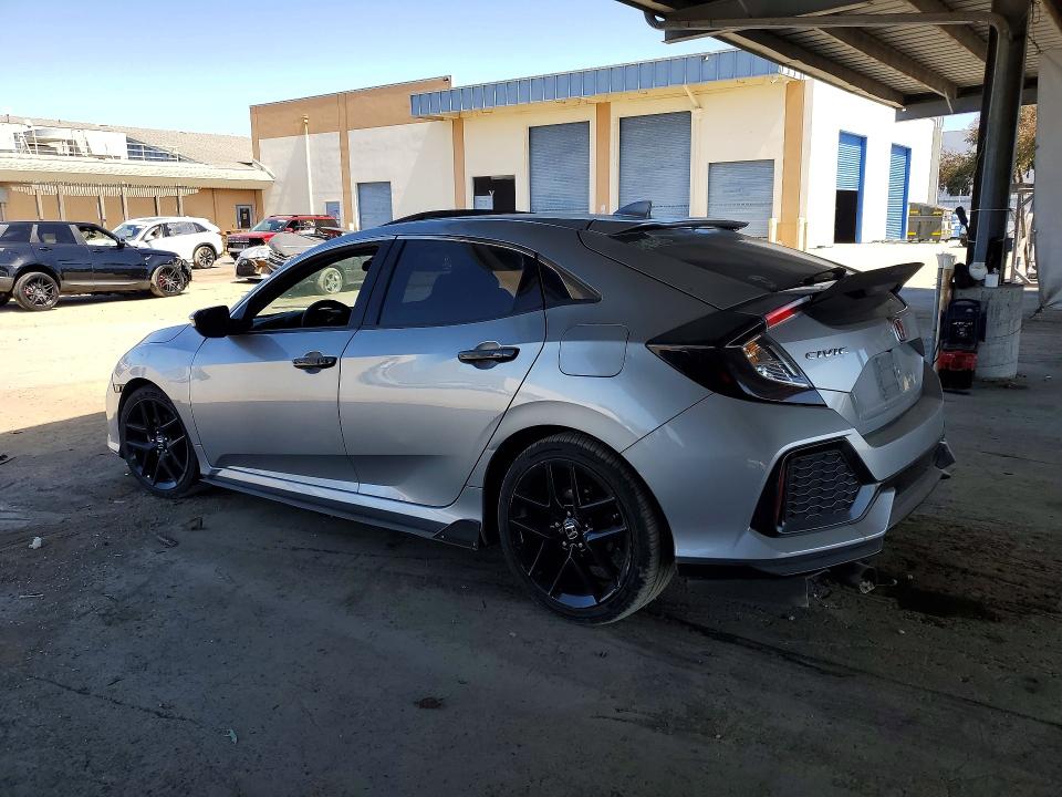 Photo 2 from auction – 2017 HONDA CIVIC with VIN SHHFK7H5XHU411639