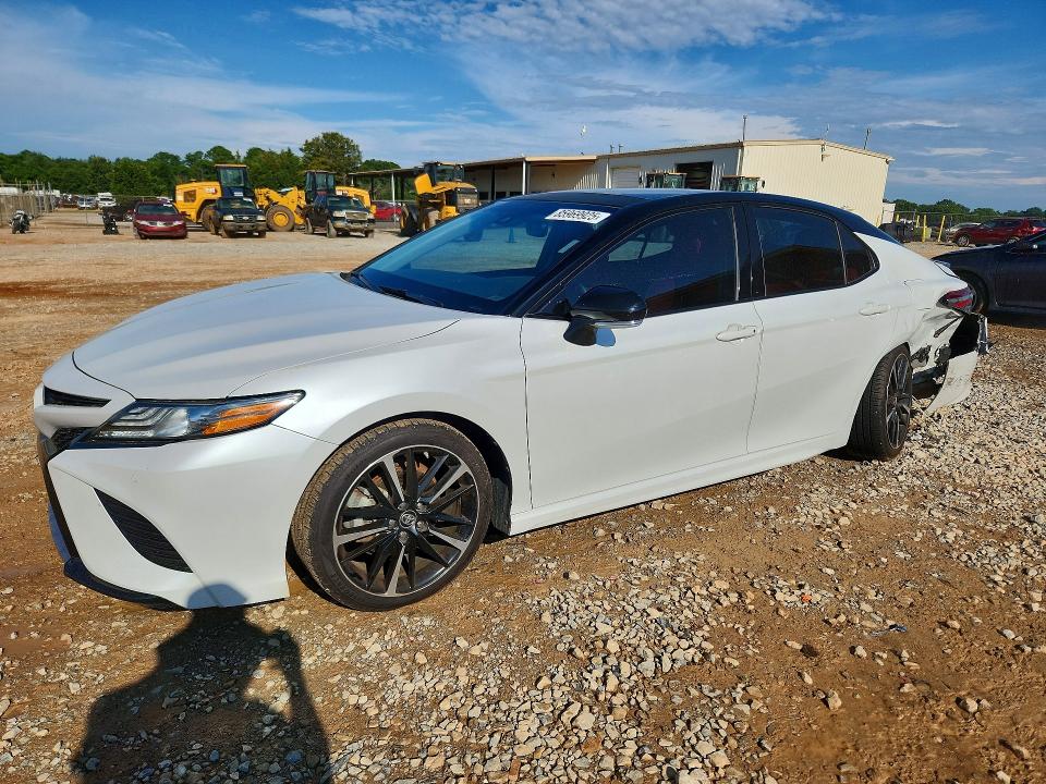 TOYOTA CAMRY 2018 with VIN 4T1B61HK2JU154153 - Photo from auction