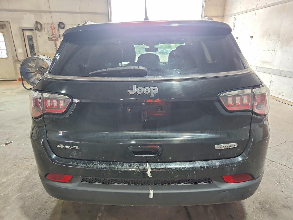 Photo 6 from auction – 2018 JEEP COMPASS with VIN 3C4NJDBB2JT345205