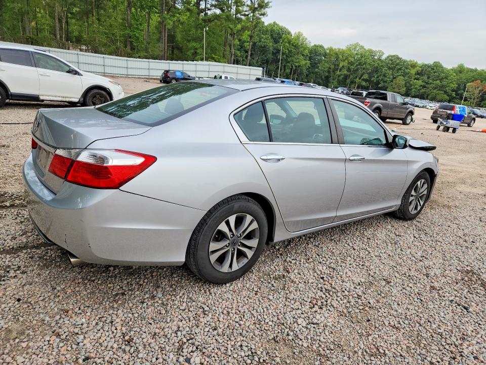 Photo 3 from auction – 2015 HONDA ACCORD with VIN 1HGCR2F32FA196334