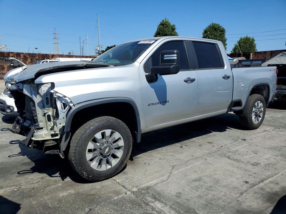 CHEVROLET SILVERADO 2022 with VIN 1GC4YME71NF208982 - Photo from auction
