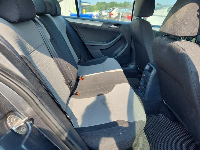 Photo 10 from auction – 2017 VOLKSWAGEN JETTA with VIN 3VW2B7AJ4HM212148