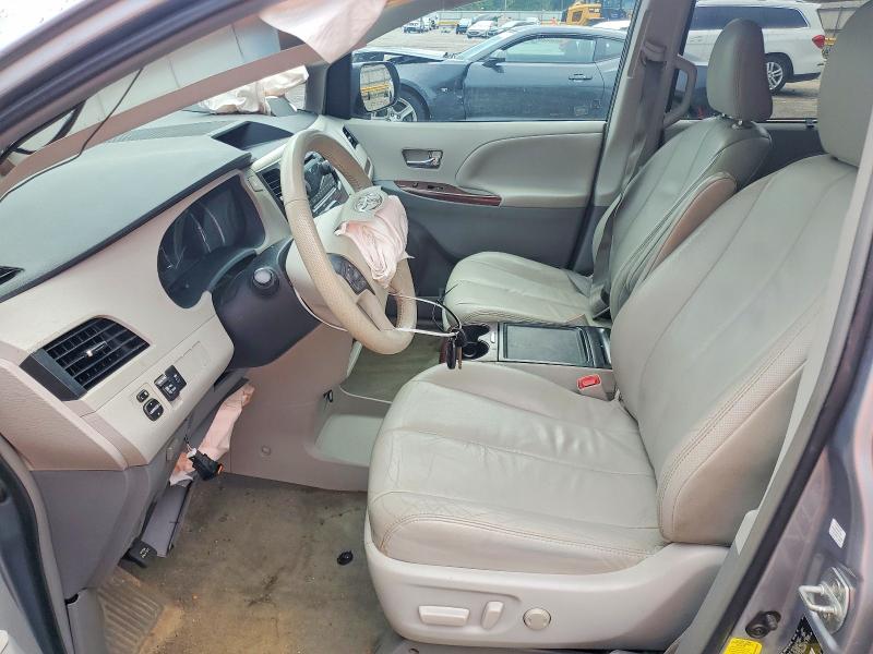 Photo 7 from auction – 2013 TOYOTA SIENNA with VIN 5TDYK3DCXDS305365