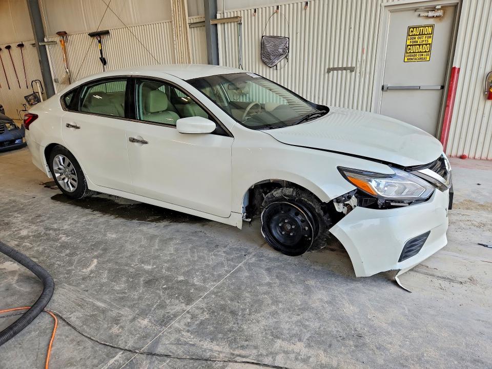 Photo 4 from auction – 2016 NISSAN ALTIMA with VIN 1N4AL3AP7GN361852
