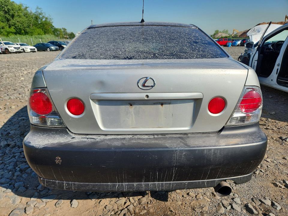 Photo 6 from auction – 2001 LEXUS IS with VIN JTHBD182210011722