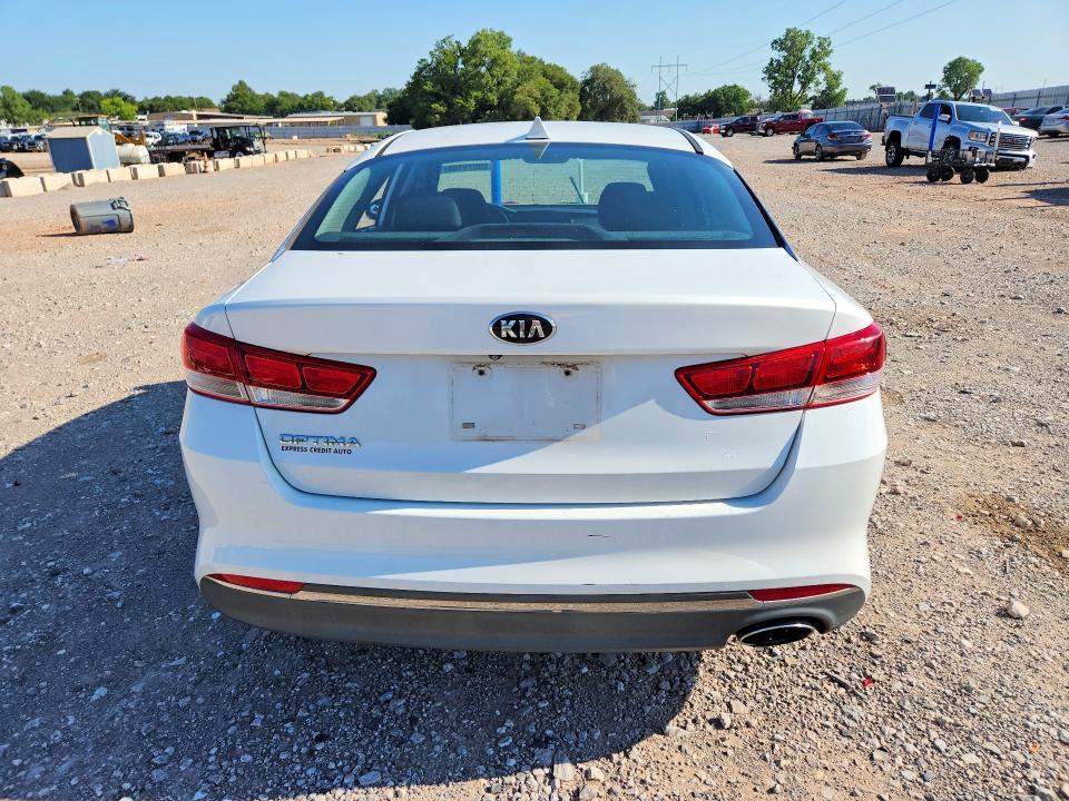 Снимка 6 от търг – 2016 KIA OPTIMA с VIN 5XXGT4L38GG017592